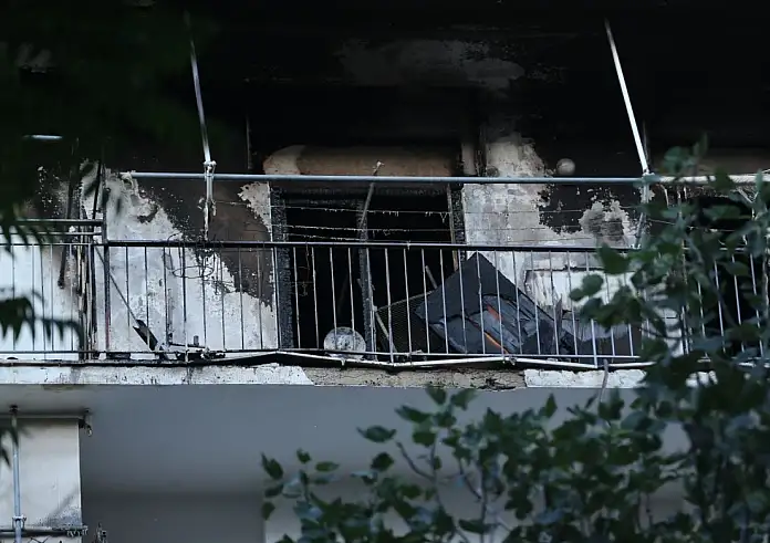 Πέτρος Φιλιππίδης:  Εκτεταμένες οι ζημιές μετά τη φωτιά στο σπίτι του - Βίντεο